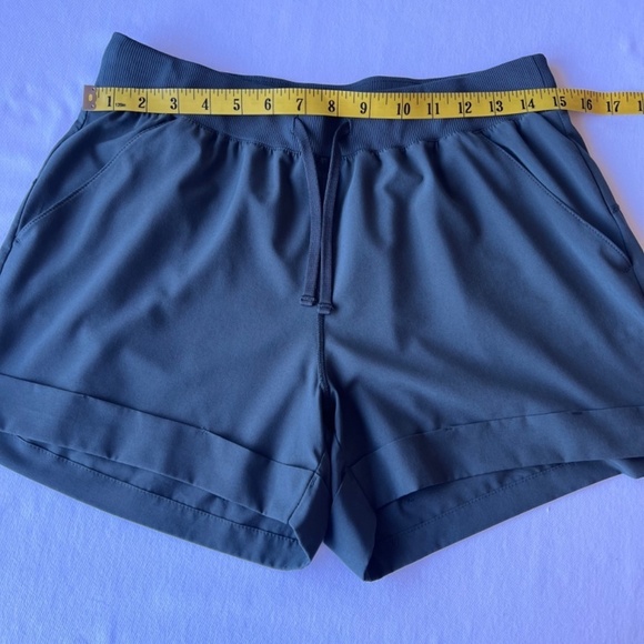 Z by Zella Take A Hike shorts olive/army green - Picture 4 of 12